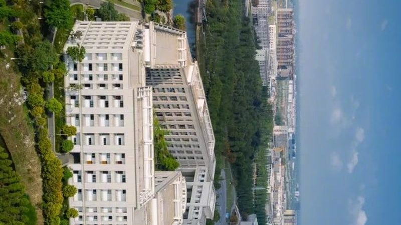 电子科技公司官网定制开发：价格之外，你还需要考虑什么？**